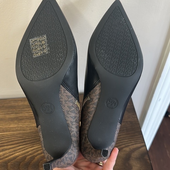 NEW Michael Kora Alina Flex Logo Ankle Bootie - Picture 6 of 8